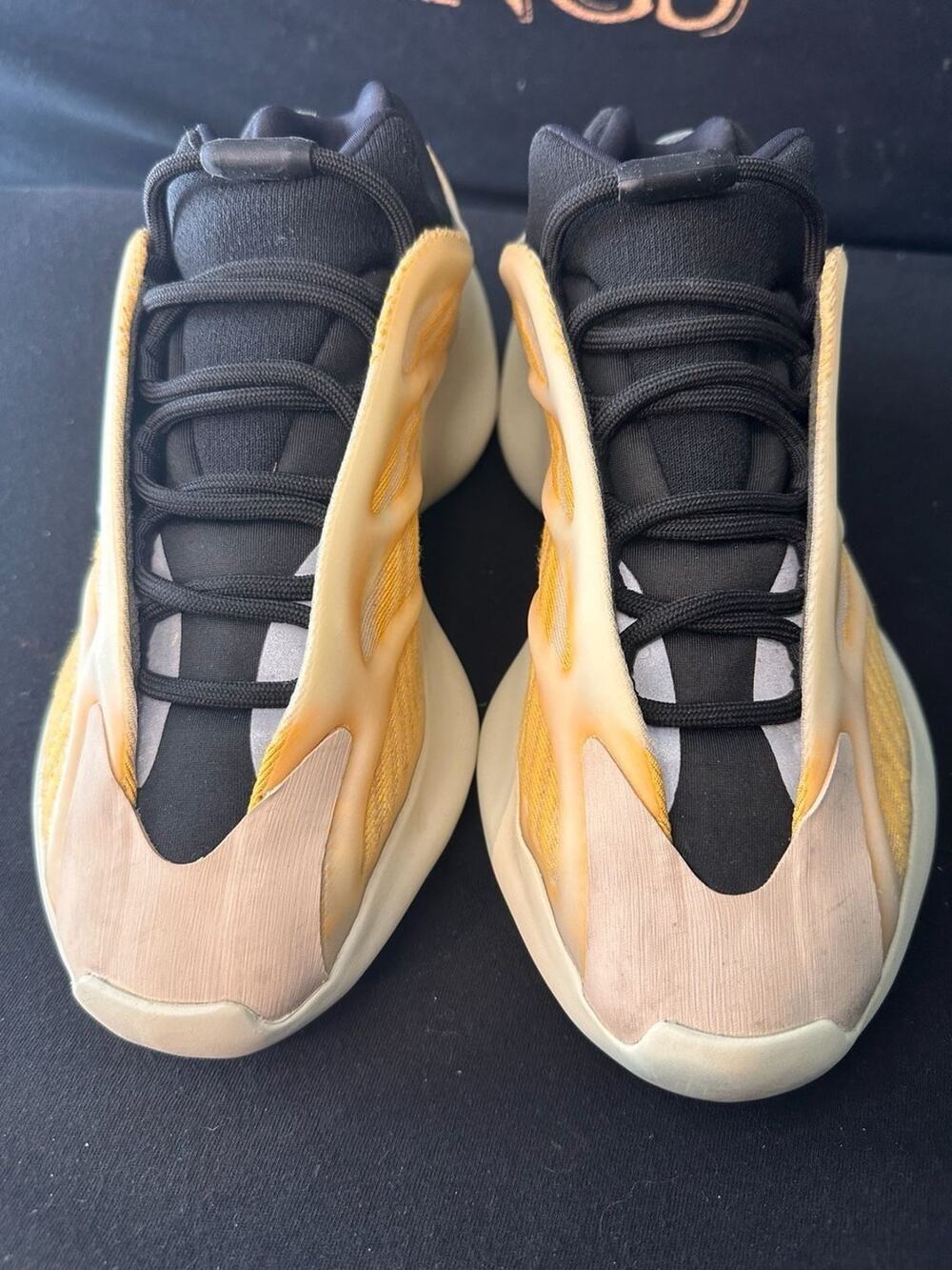 No.13  Adidas Yeezy 700 V3 Safflower Size 7